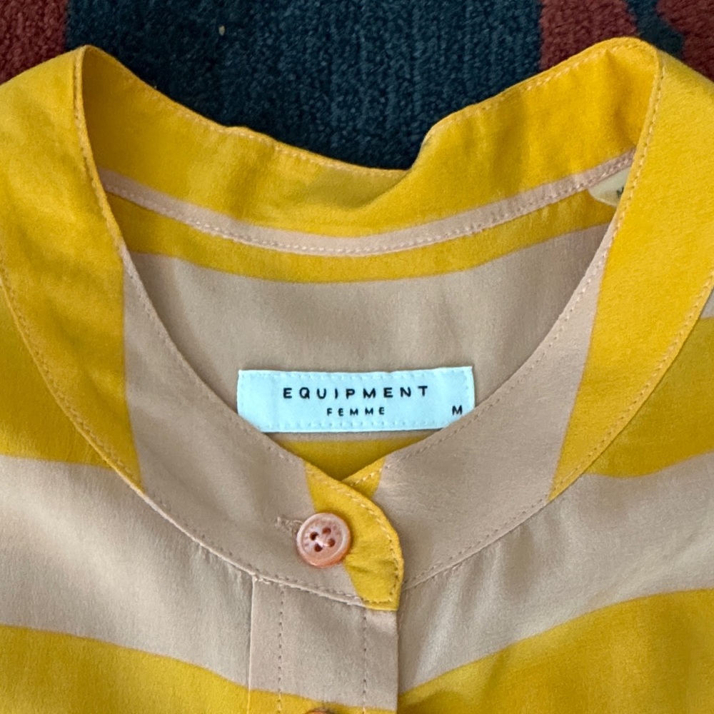 Equipment 100% Silk Blouse - Picture 2 of 8